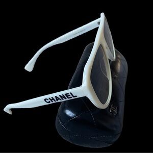 CHANEL Vintage Aviator Sunglasses
